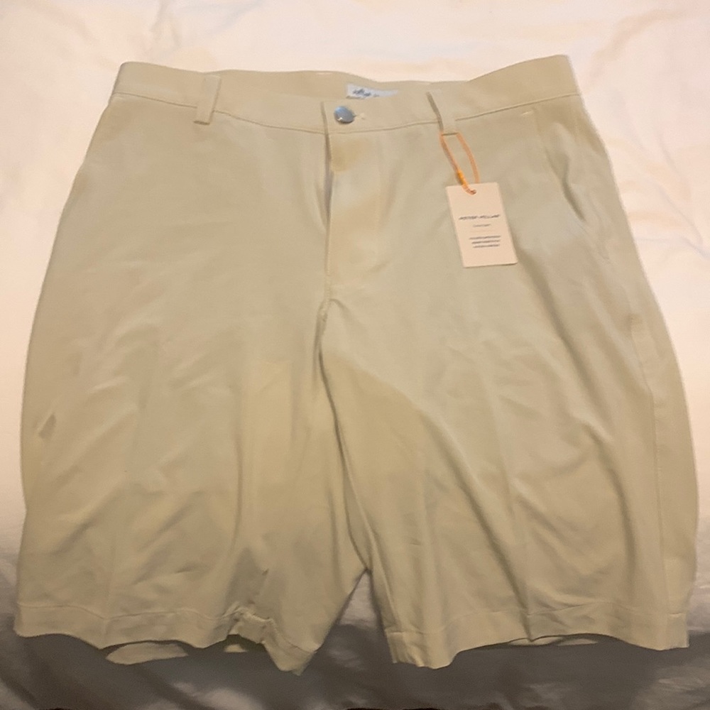 Peter Millar size 30 shorts in khaki